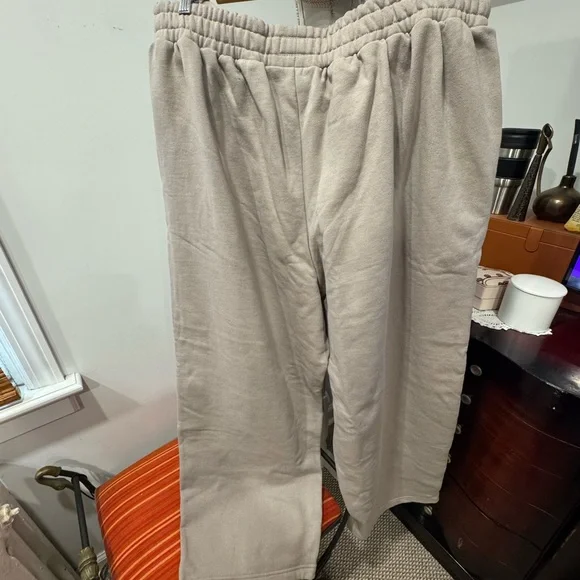 GAP Disney Sweatpants - Picture 14 of 16